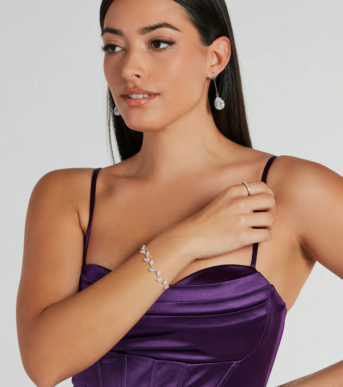 Ever So Luxe Cubic Zirconia Leaf-Shaped Dainty Bracelet